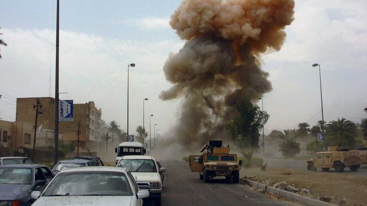 العراق: انفجار بعبوة ناسفة تصيب رتلًا عسكريًا للتحالف الدولي بأضرار