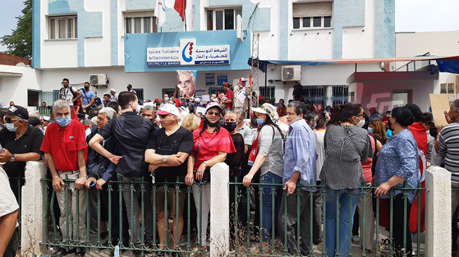 عبير موسي ونواب الكتلة في إعتصام مفتوح بساحة باردو لتحرير البرلمان من الاخوان…