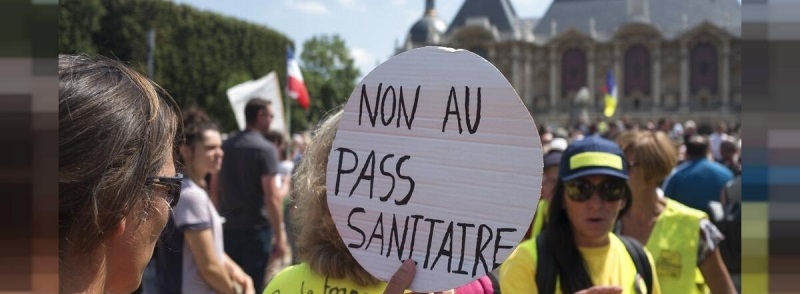 باريس: إحتجاجات رافضة ”للتصريح الصحي” بعد إشتراطه لدخول المطاعم وأماكن أخرى