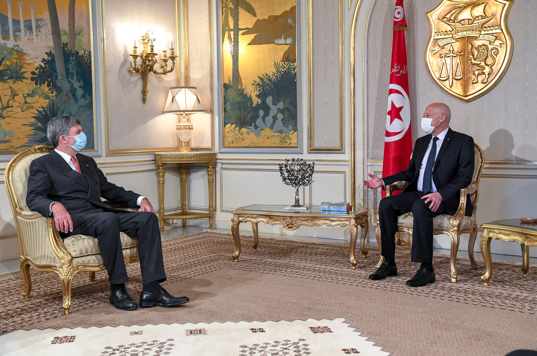 رئيس الجمهورية يلتقي سفير سويسرا بخصوص الاموال المنهوبة