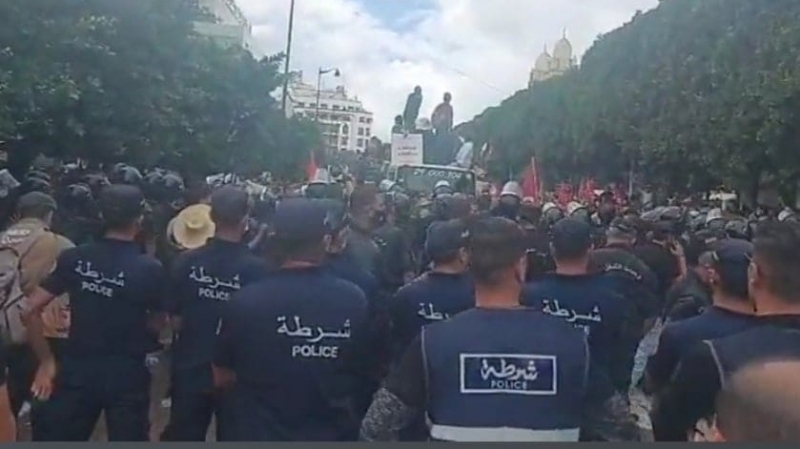 وزارة الداخلية: غلق الأنهج المؤدية لشارع الحبيب بورقيبة يهدف لحماية المُحتجّين