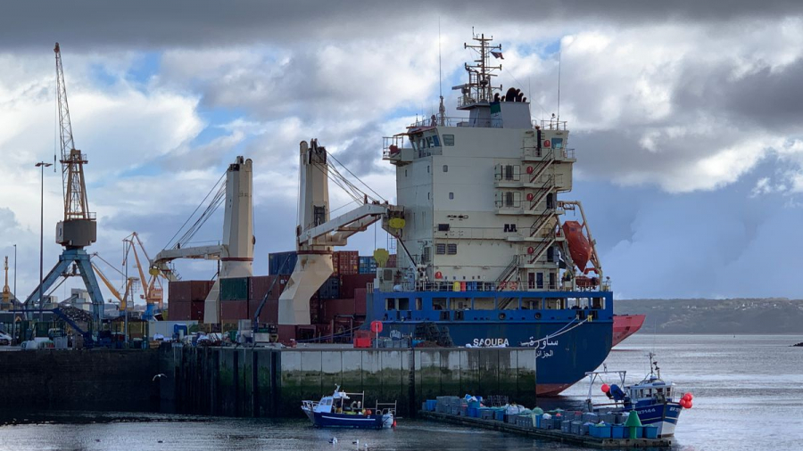 السلطات الفرنسية تحتجز سفينة جزائرية…التفاصيل
