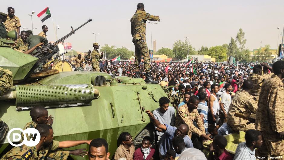 أمريكا والسعودية والإمارات وبريطانيا تدعو لعودة الحكم المدني في السودان