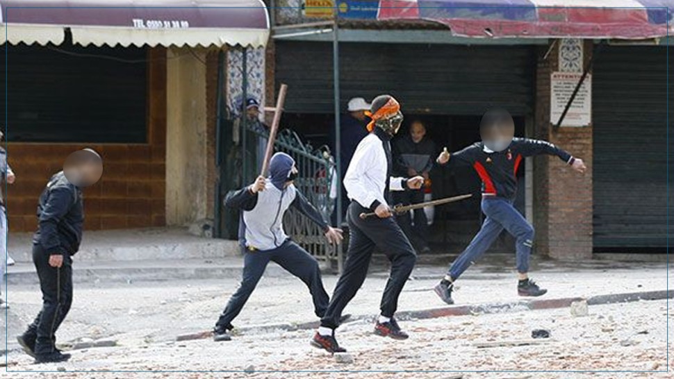 صفاقس : هراوات وسلاسل أمام مدرسة وإصابة 3 تلاميذ…