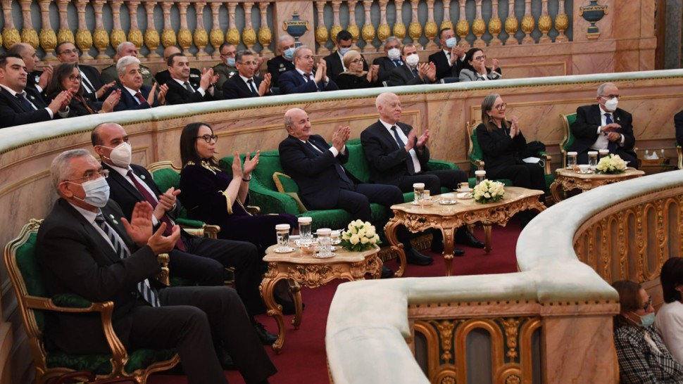 رئيس الجمهورية يقيم مأدبة عشاء وحفلا غنائيا على شرف عبد المجيد تبون (صور)