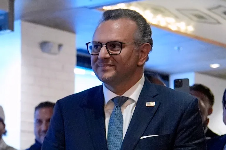 مسعد بولوس، كبير مستشاري الرئيس الأمريكي ترامب، خلال لقاءات دبلوماسية
