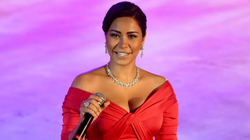 الفنانة شيرين عبد الوهاب أمام القضاء في قضية سب وقذف مدير حساباتها الشخصية