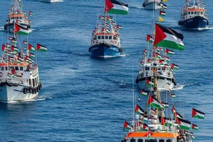 ترحيل 4 إيطاليين من أسطول الصمود المتجه إلى غزة بعد اعتراض الاحتلال لمراكبه