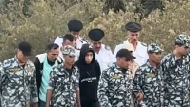 طفل مصري يأكل زميله بعد قتله