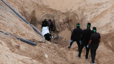 إسرائيل تعلن تسلّم رفات ثلاث رهائن في غزة ضمن اتفاق وقف إطلاق النار