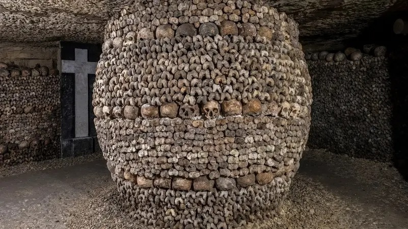 كاتاكومب باريس (Catacombs of Paris)