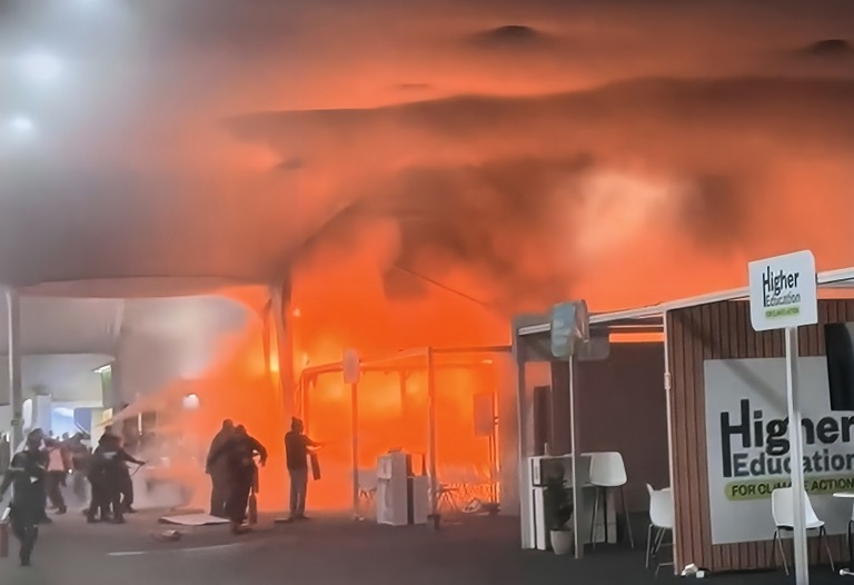 حريق يندلع بمقر انعقاد مؤتمر المناخ كوب30 في البرازيل