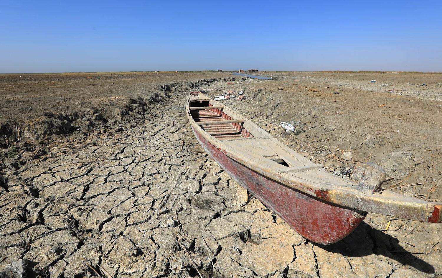 العراق... دولة على فوهة النفط والعطش