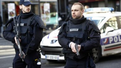 Paris. Deux .Tunisiens. arrêtés. en possession .de bijoux..valeur . 35 milliards