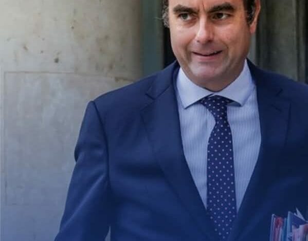 Sébastien Lecornu annonce un décret limitant les avantages des anciens Premiers ministres français