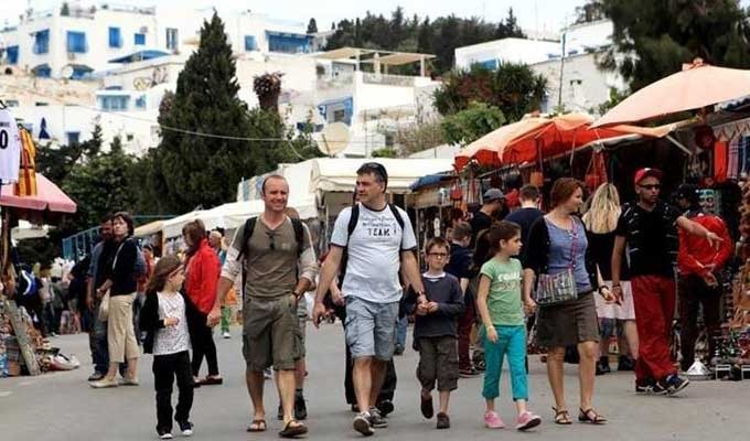Tunis devient la destination préférée des Français pour l’été 2025, détrônant Marrakech grâce à ses plages, son climat méditerranéen et un budget abordable, selon OpinionWay et Liligo.