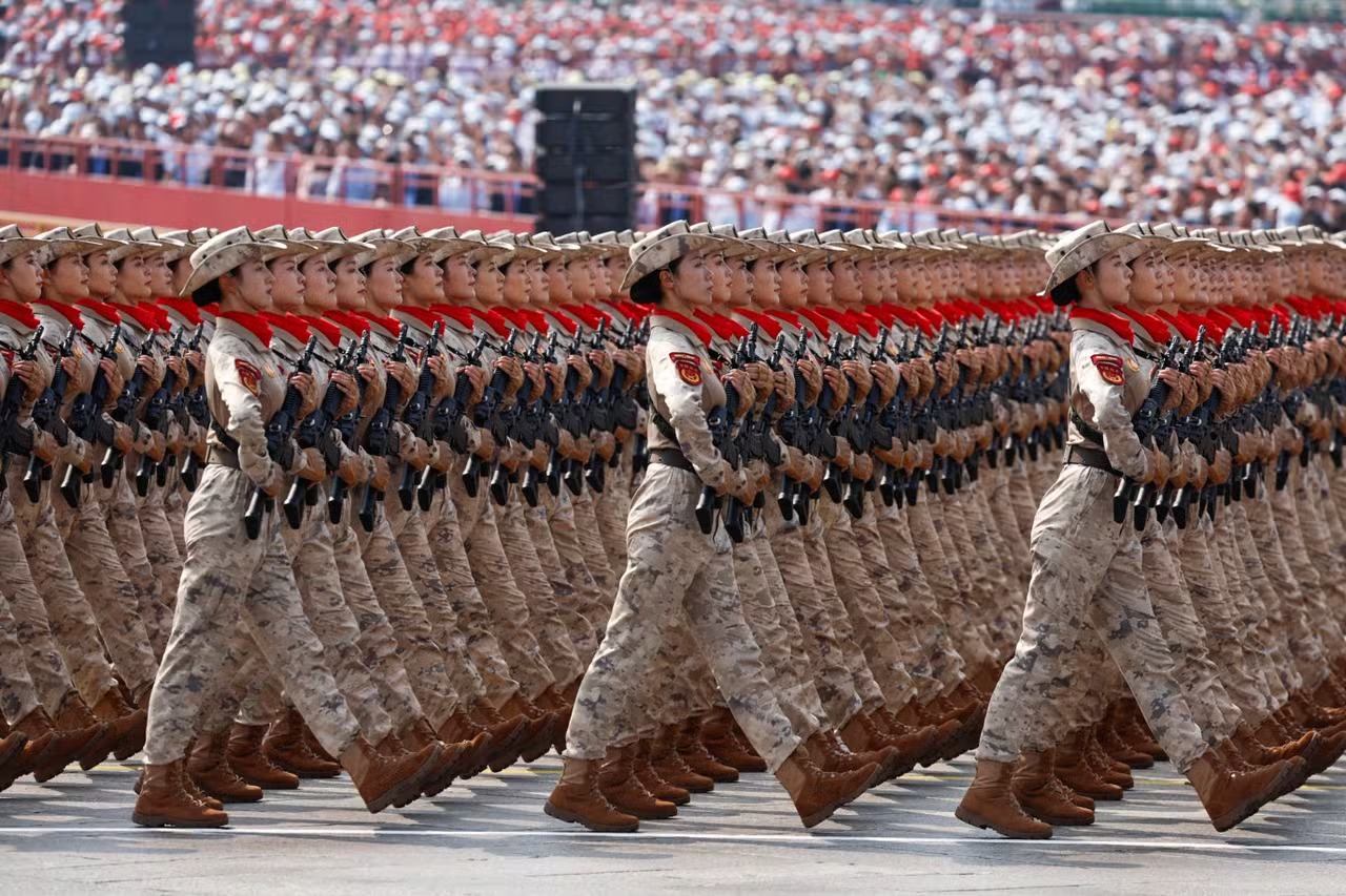 Défilé militaire à Pékin sur la place Tian An Men, avec Xi Jinping, Vladimir Poutine et Kim Jong-un