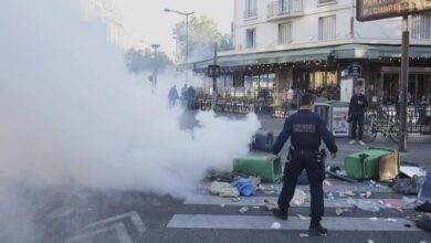 Manifestation en France contre les politiques d’austérité, pancartes et foule dans les rues, septembre 2025