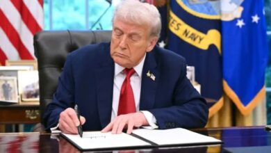 Donald Trump annonce de nouveaux droits de douane massifs, Canberra réagit vivement.