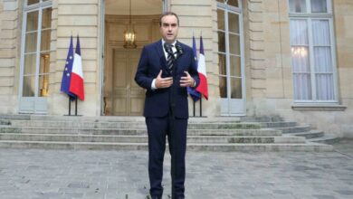 Photo officielle du nouveau gouvernement français dirigé par Emmanuel Macron, avec Elisabeth Borne, Gérald Darmanin, Bruno Le Maire et Rachida Dati.