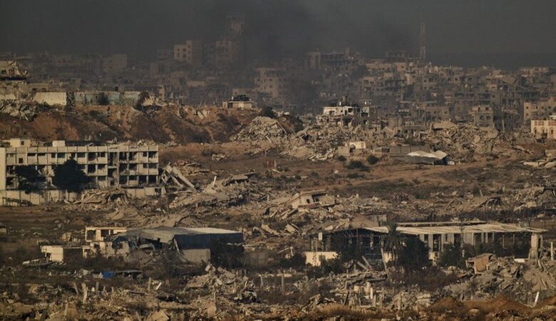 Gaza : un convoi égyptien entre pour aider à retrouver les corps d’otages
