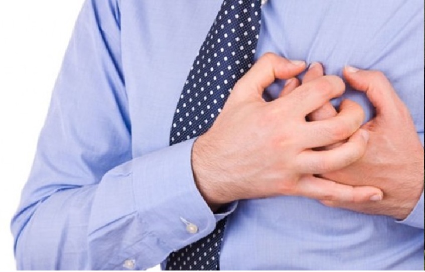 منها آلام الفك والرقبة.. 6 علامات تحذيرية تشير لإصابتك بأزمة قلبية