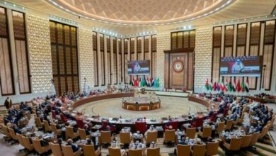 وزراء خارجية الدول العربية والإسلامية خلال اجتماعهم التحضيري في الدوحة لمناقشة الهجمات الإسرائيلية