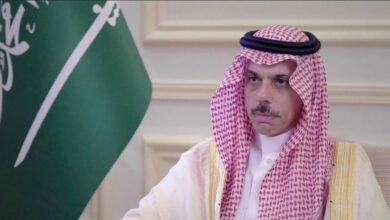 وزير الخارجية السعودي فيصل بن فرحان خلال زيارته الرسمية إلى تونس لتعزيز العلاقات الثنائية.