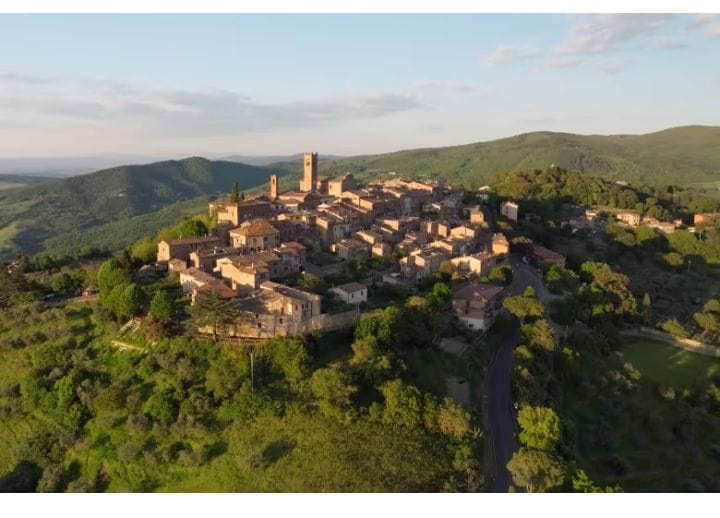 قرية إيطالية خلابة تمنح 23,000 دولار للراغبين في الانتقال إليها