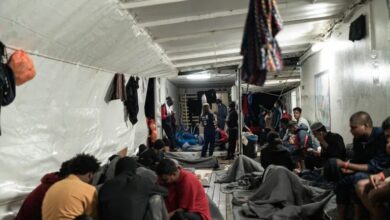فرنسا: جدل واسع حول الأرقام المتناقضة للمهاجرين غير الشرعيين بعد تصريحات وزير الداخلية