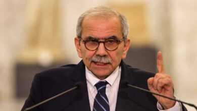 رئيس وزراء لبنان نواف سلام يدعو حزب الله للتخلي عن جناحه العسكري