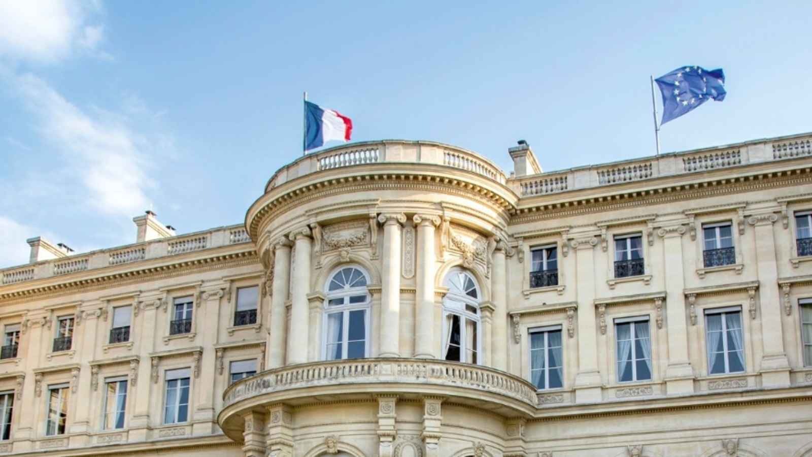 باريس تطالب إسرائيل بالانسحاب من الجولان واحترام وحدة سوريا